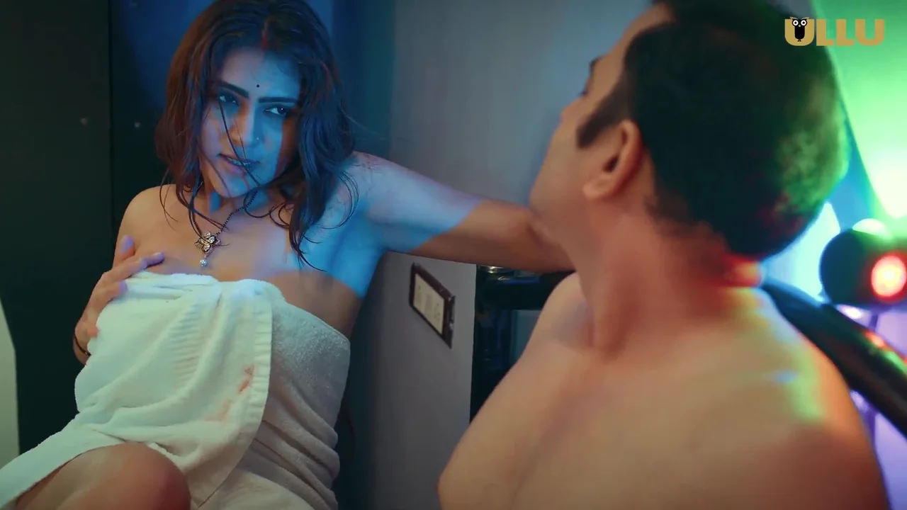 Aadhi Gharwali 2025 Ullu Hindi Sex Web Series Episode 4